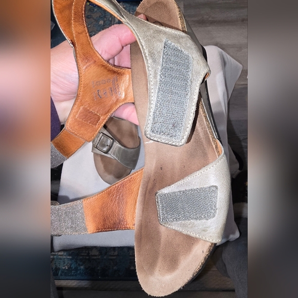 Taos Graphite Gray Buckle Up Wedge Sandal Leather EU 39 or US Women's 8 or 8.5 - Picture 5 of 9